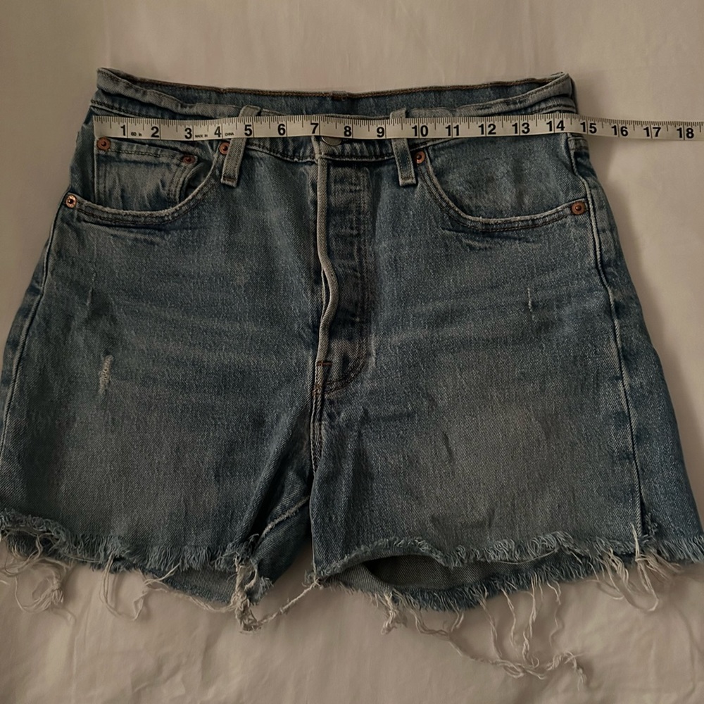 Levi’s Denim Cutoff shorts